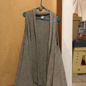 Grey high low vest